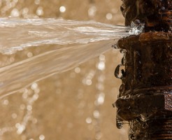 洗面台から水漏れしていることが原因の場合