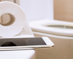 意外に多い？ スマホをトイレに落としたときの対処法