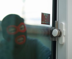 空き巣が窓ガラスを割る方法　3つの侵入手口