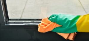 窓ガラスの結露を簡単に掃除する方法　