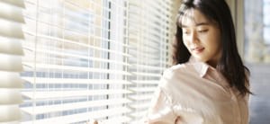 ブラインドとカーテン、それぞれのメリットとは