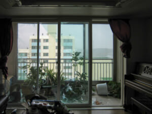 台風による被害を防ごう！　二階の窓の割れ対策